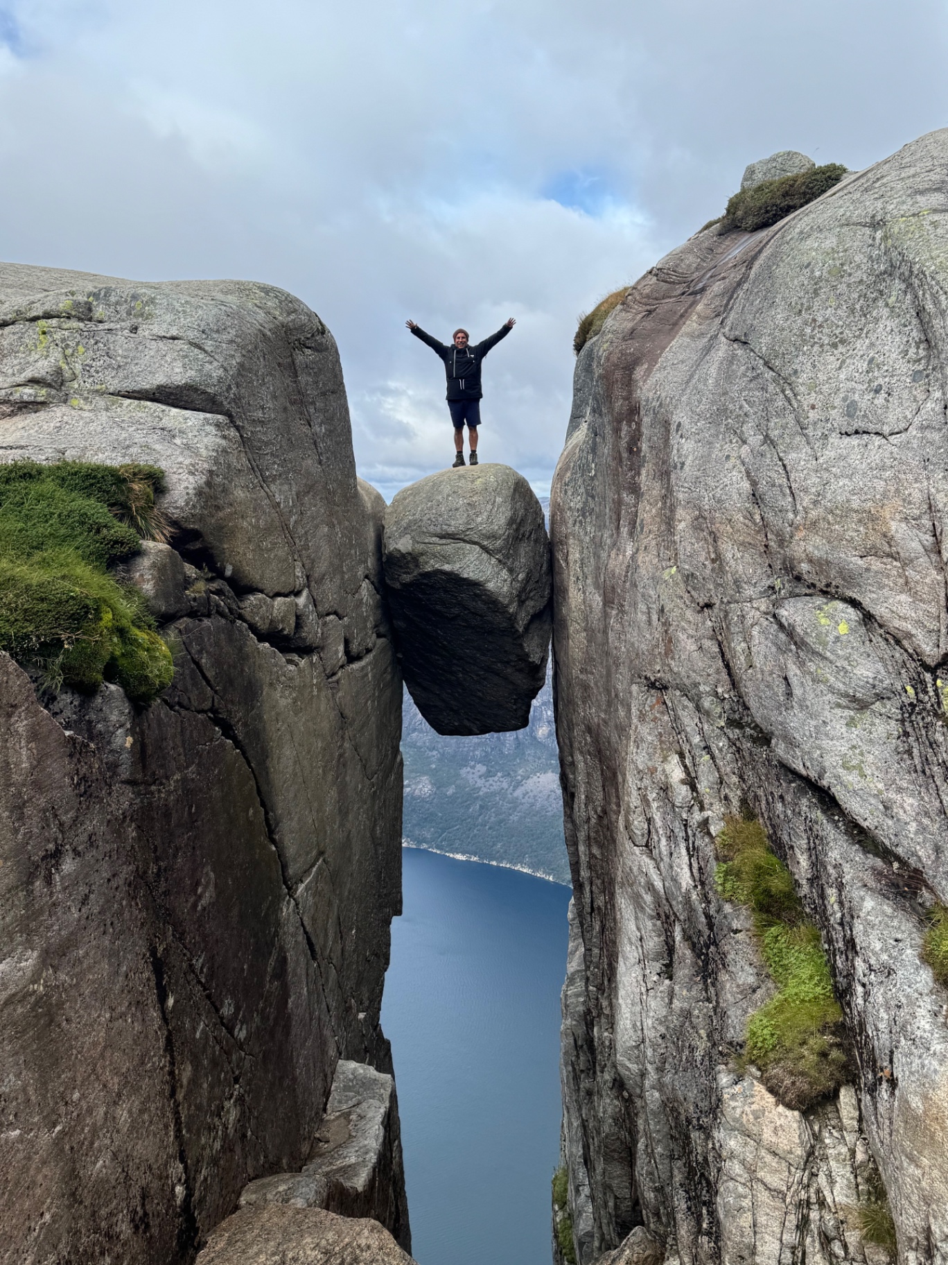 Kjeragbolten hike